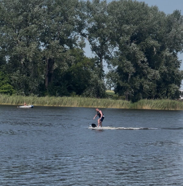 Personal Surfboard - Elektryczna Deska Surfingowa - obrazek 9